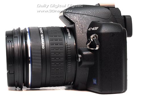 Olympus E-420. Вид слева